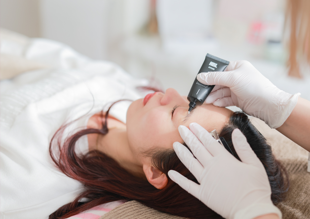 ハリウッドブロウリフト